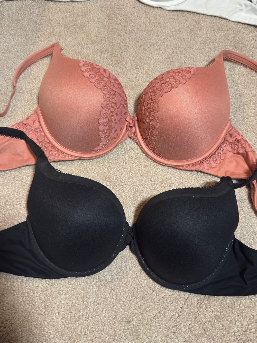 GOOD CONDITION 6 piece lot VICTORIAS SECRET “PERFECT SHAPE” 34 D bras - Picture 4 of 6